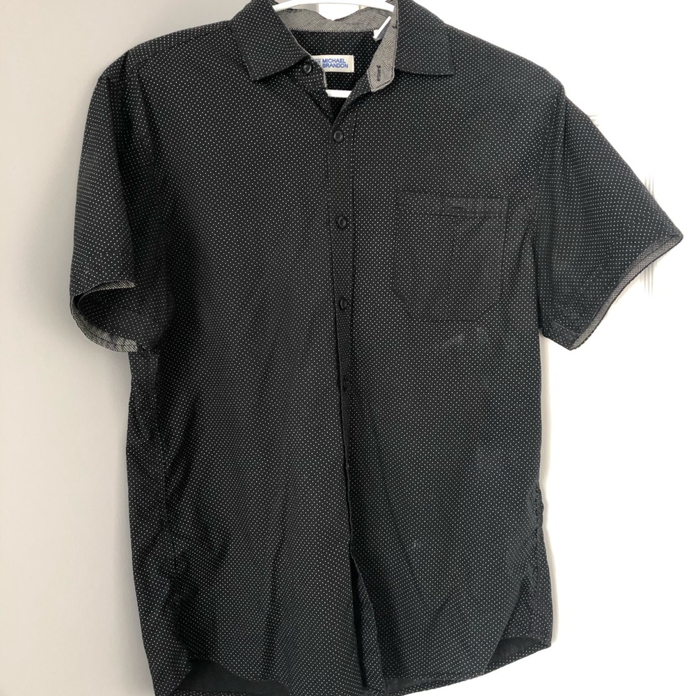 Short sleeved button down (men’s)